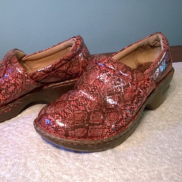 boc Shoes - B.O.C. Unique Pink Snakeskin like Clogs